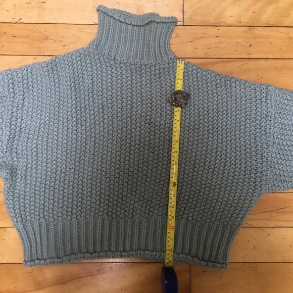 Sweater: H&M Green Chunky Heavy Knit Turtleneck (Women's Small) - Picture 9 of 10